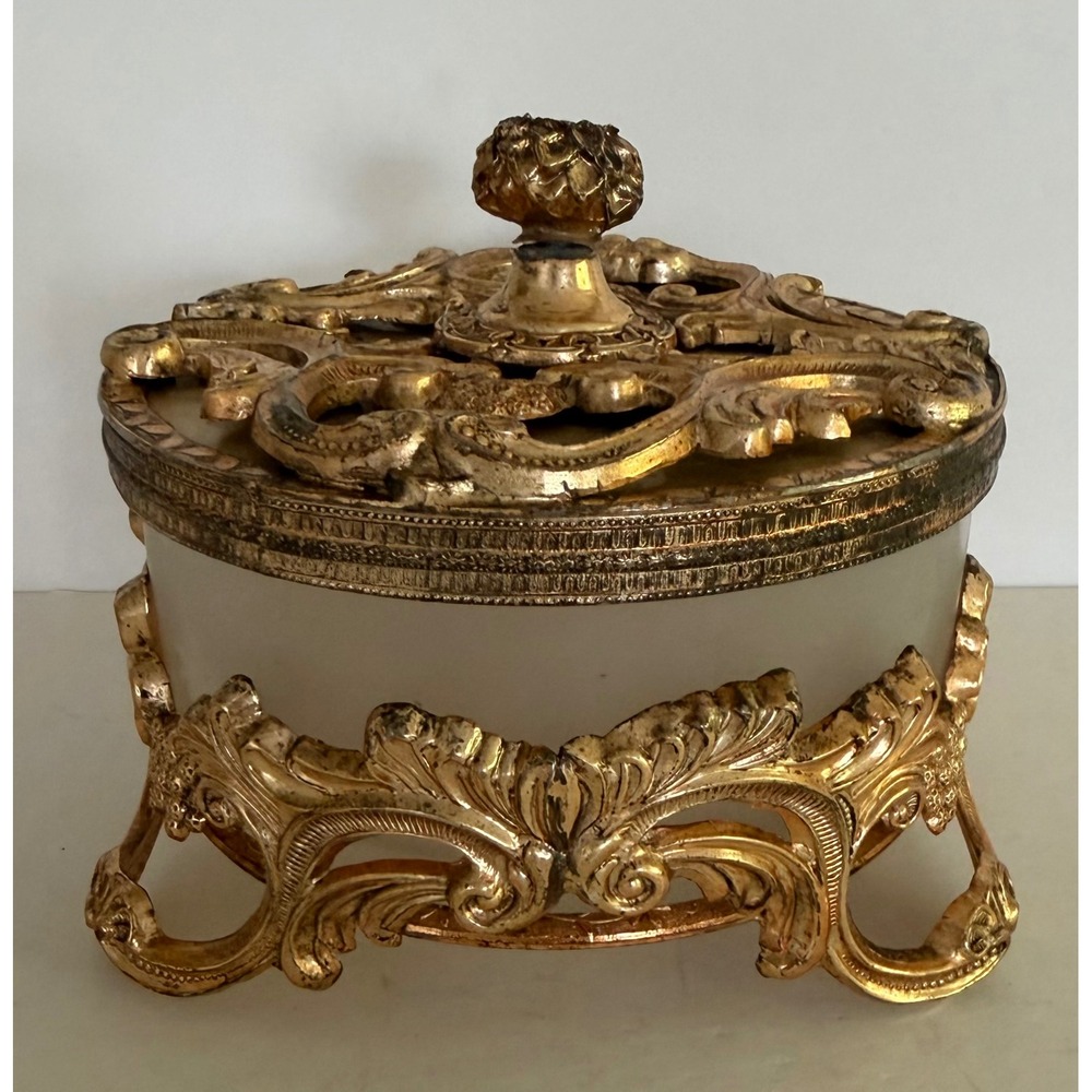 Vtg Stylebuilt Hollywood Regency Gold Ormolu Frosted Glass Footed Trinket Box